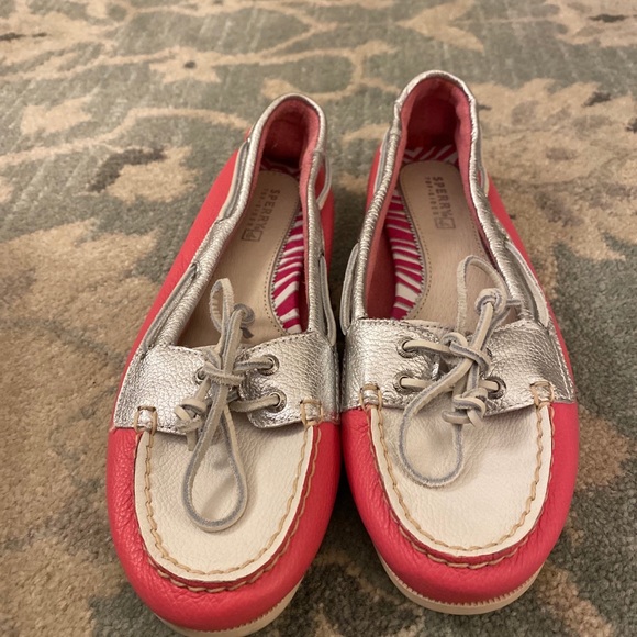 NEW Sperry Boat Shoes Silver/pink/white size 6.5
